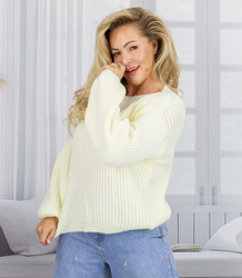 Pruhovaný svetr z měkké nadýchané látky s rukávy