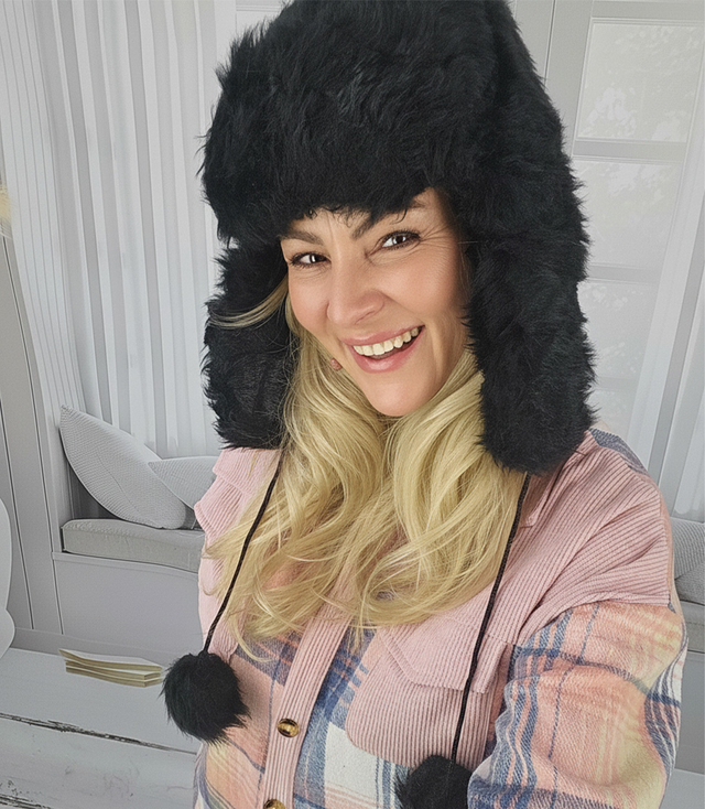 Teplá dámská klapka na uši 