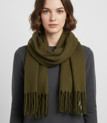 Elegantní šátek s třásněmi v jedné barvě