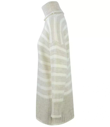 Volný dlouhý svetr s rolákem a oversize pruhy