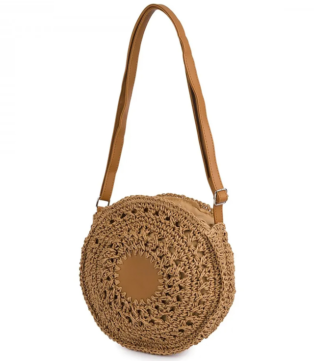 Kulatá pletená boho kabelka s dlouhým popruhem