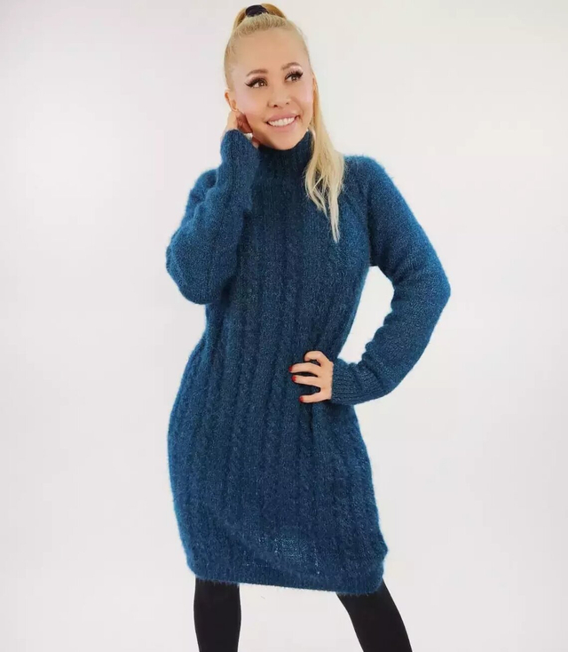 Pletené šaty s rolákem a vlněným rolákem