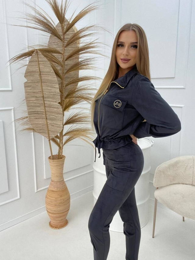 Tepláková souprava se semišovou bundou a kalhotami