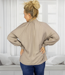 Romantická halenka s vázáním a broží ROSE