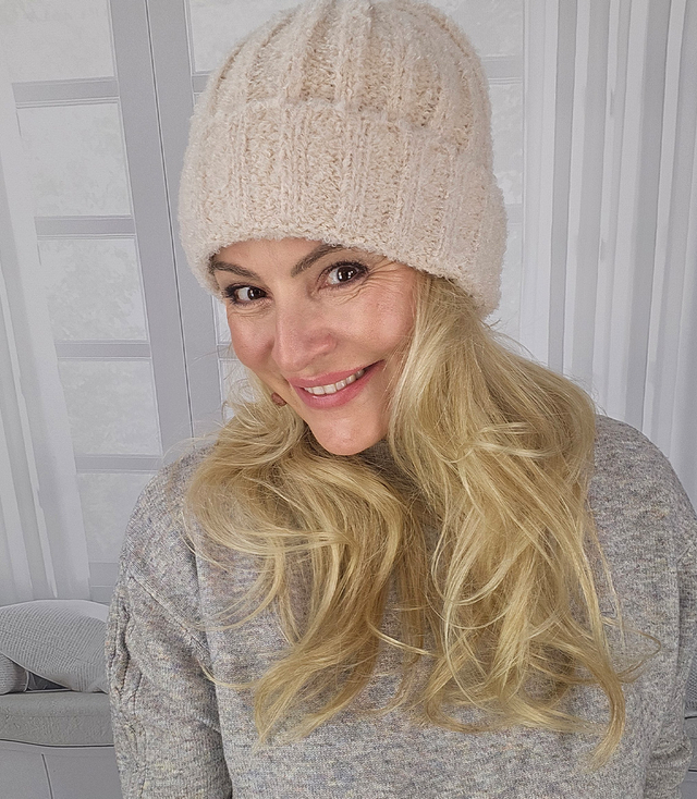 Stylová dámská zimní čepice